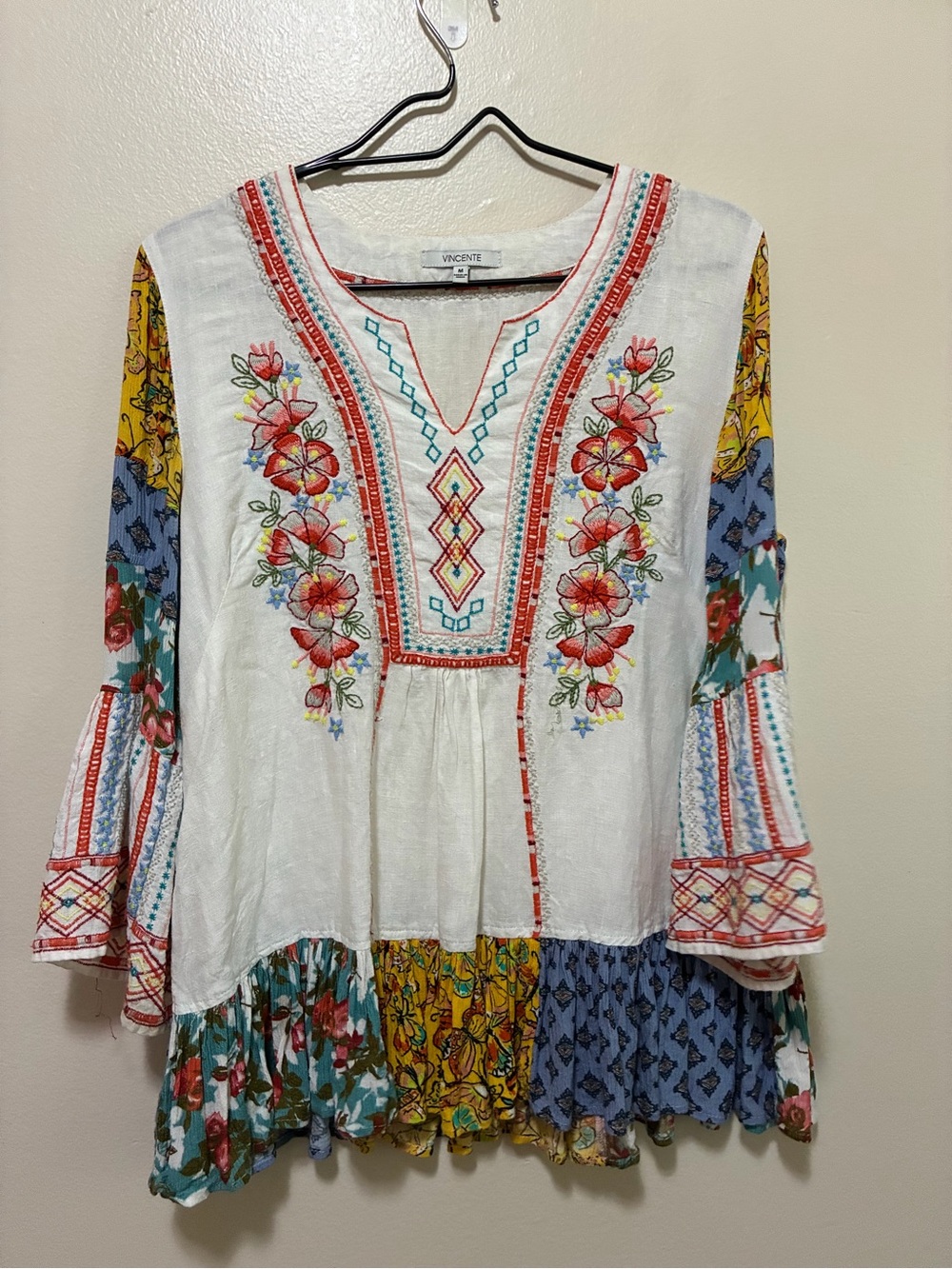 Vincente White Floral Embroidered Boho Patchwork Peasant Top size medium